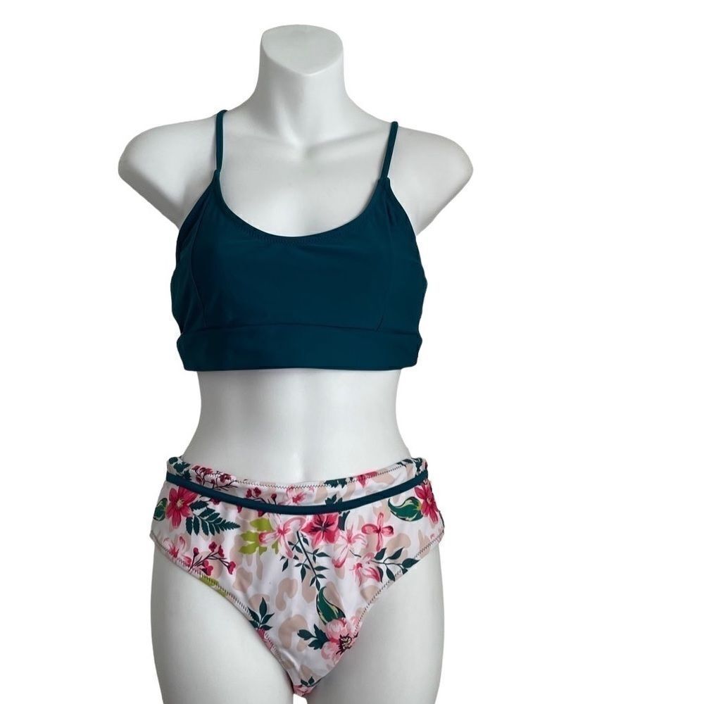 Beachsissi Green Scoop Neck Bikini Top Small
